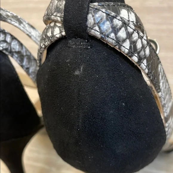 MARC FISHER UEC Size 7.5 Elegant Black Gray Women's Heels Suede Snakeskin - Picture 6 of 10